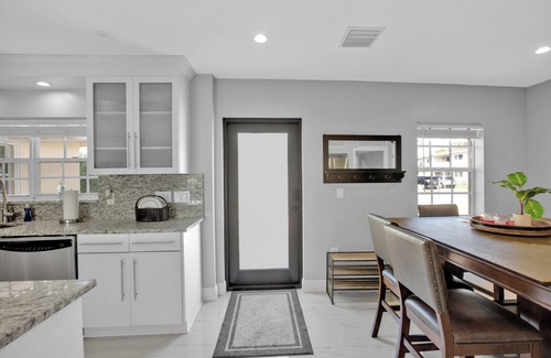 Pompano Isles House | Luxury Water Front, Heated Pool & Jacuzzi, 5br