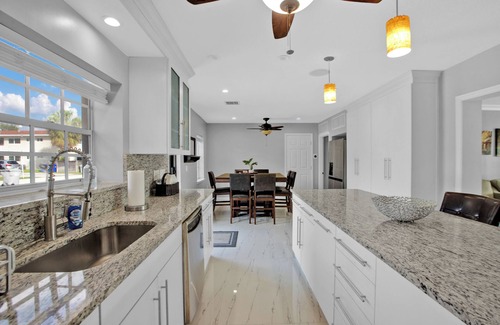 Pompano Isles House | Luxury Water Front, Heated Pool & Jacuzzi, 5br
