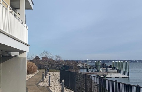 Throgs Neck Apartment | Luxury Water Front Home