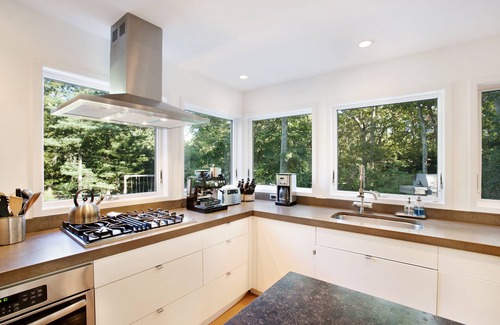 Water Mill House | Luxury Water Mill Modern Retreat with Tennis, Pool, Minutes to Ocean Beaches