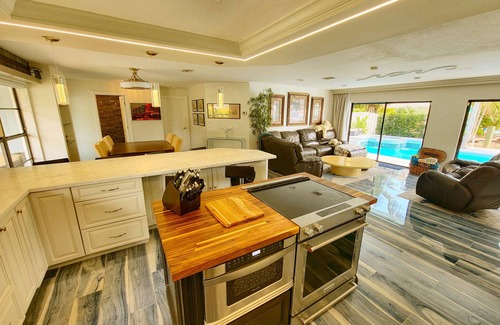 Florida North Atlantic Coast House | Luxury Waterfront 3/3 Pool,Hot Tub,Kayak,BoatDock. 5 Min to Beach,Stadium