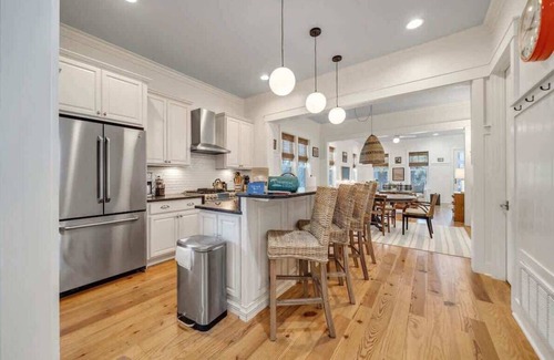 Watercolor House | Luxury Watercolor House: Beach Access & Golf Cart
