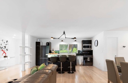Lighthouse Point House | Luxury Waterfront Home 5BR-4BTH & Pool