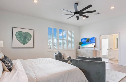 The Cove House | Luxury Waterfront Home w Pool/BBQ, Deerfield Beach