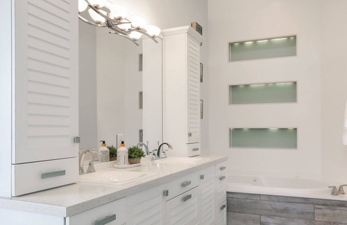 The Cove House | Luxury Waterfront Home w Pool/BBQ, Deerfield Beach