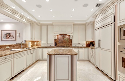 Hendricks and Venice Isles House | LUXURY WATERFRONT TOWNHOUSE
