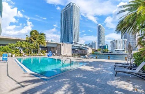 Hallandale Beach Apartment | Luxury Waterfront Suite with Great Views