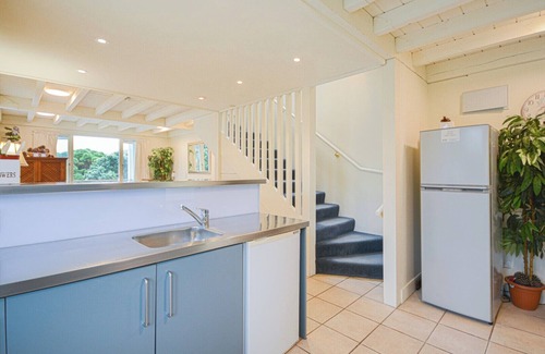 Akaroa Apartment | Luxury Waterfront Apartment with Amazing Views