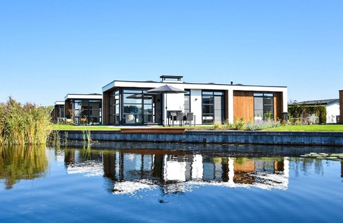 Loosdrecht House | Luxury Waterfront Escape