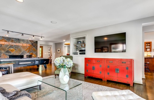 Mayhew House | Luxury waterfront home close to restaurants & attractions - hot tub/large dock