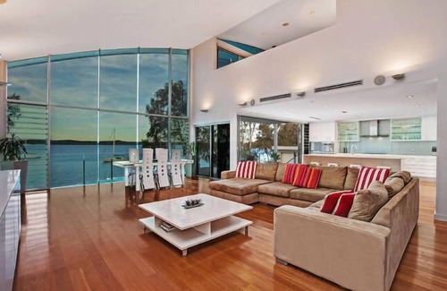 Balcolyn House | Luxury Waterfront Home with pool and spa family and pet friendly.