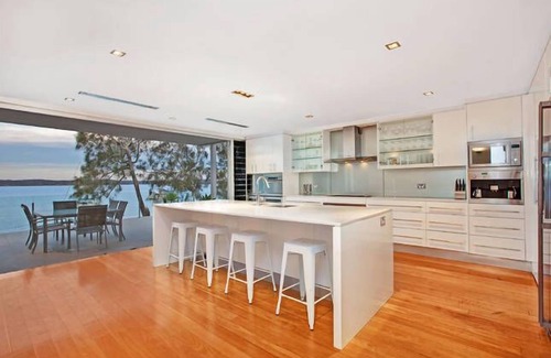 Balcolyn House | Luxury Waterfront Home with pool and spa family and pet friendly.