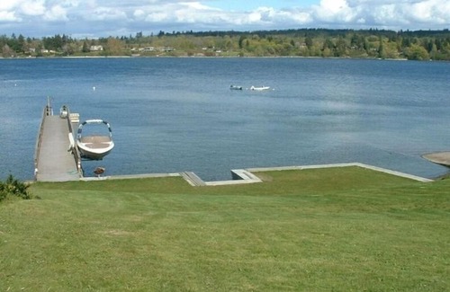 Vashon Island House | Luxury Waterfront Home with Dock and Buoy on Inner Quartermaster Harbor