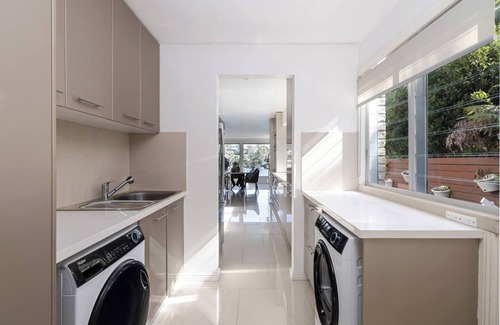 Oatley House | Luxury Waterfront Retreat | 4BR with Double Jetty & Entertainment