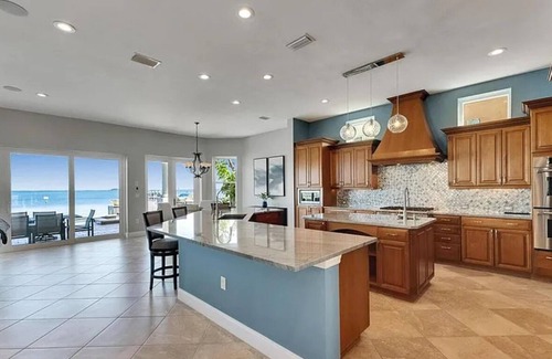 Balm House | Luxury Waterfront Paradise in Apollo Beach