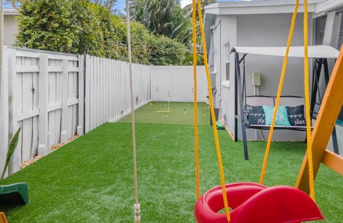 North Corals House | Luxury Waterfront Home minutes from the beach