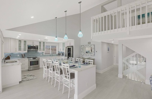 Marco Island House | Luxury WaterFront Pool Home, Beach Parking, Kayaks SUP's Bikes Pool/PingPong Tbl