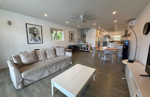Jolly Harbour Villa | Luxury Waterfront Villa 431 F