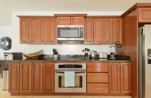 Placencia Villa | Luxury Waterfront Villa + FULL RESORT ACCESS! No sargassum!