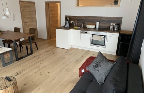 Wertach Apartment | Luxury wellness apartment with sauna on the field edge for 4 people (max. 6 possible)