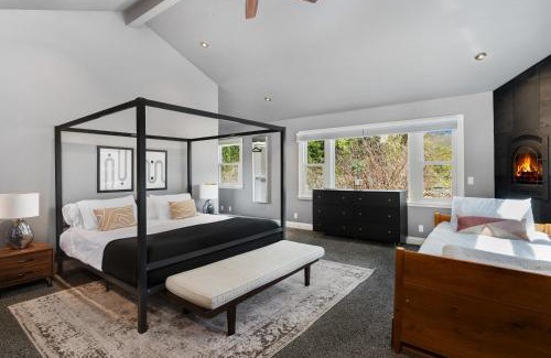 Santa Rosa House | Luxury Wine Country Cigar Lounge King Suite BBQ