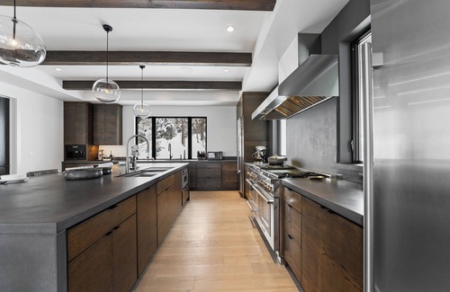 Whitefish House | LUXURY with Direct Ski Access + Hot Tub, Theater Room & Ski Room + High End Amenities! Ridge Run