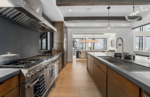 Whitefish House | LUXURY with Direct Ski Access + Hot Tub, Theater Room & Ski Room + High End Amenities! Ridge Run