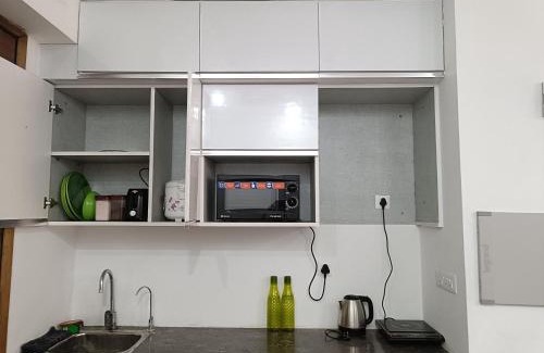 Noida Apartment | Luxury with peace#couple friendly#Darshana Studios