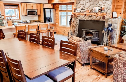 Cooke City-Silver Gate House | Luxury Yellowstone Chalet - Mountain Views with Sauna!