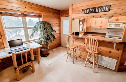 Cooke City-Silver Gate House | Luxury Yellowstone Chalet - Mountain Views with Sauna!