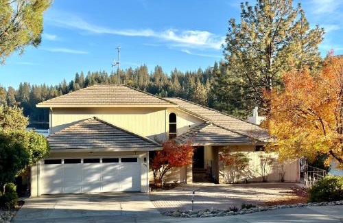 Groveland House | Luxury Yosemite Lake House