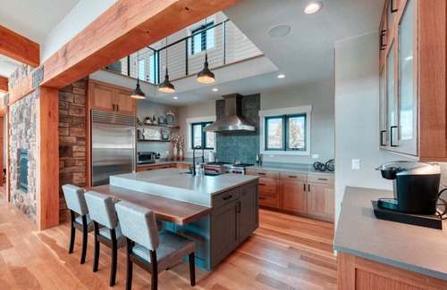 Orderville House | Luxury Zion Retreat | Views, Hot Tub & Sleeps 14