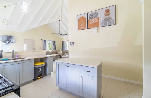 St. Ann's Bay House | "LuxuryCrest: King Bed, BBQ & Backyard Games, Near Ocho Rios"nn