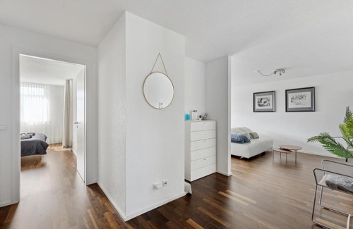 Boeblingen Apartment | Luxus 3-Zimmer Apartment mit Balkon & Homeoffice & Parkplatz in TOP-Lage nahe an Mercedes-Benz mit Kinderbetten