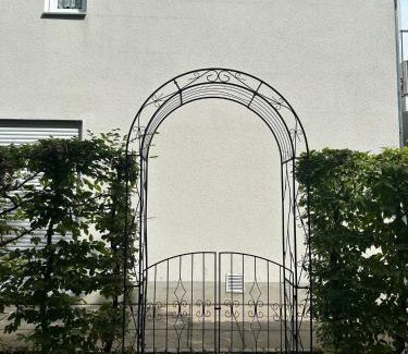 Munchen District Apartment | Luxus pur Endhaus 3SZ mit Garten,Kamin, Klima,