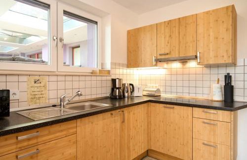 Neu-Heiligkreuz Apartment | Luxus Studio 10 Min zur Porta Nigra inkl Parkplatz