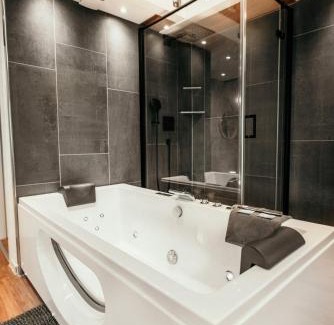 Godendorf Apartment | Luxusloft Timeout with private Spa