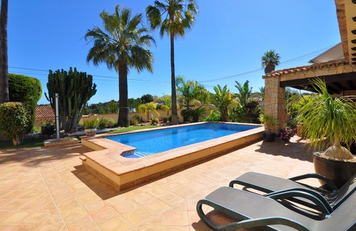 Moravit Villa | Luxusvilla with pool, few minutes to the beach