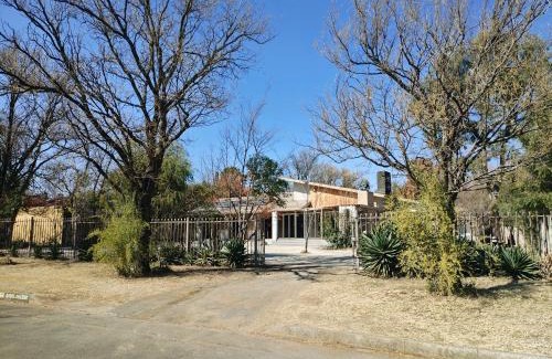 Kroonstad House | Luyana guesthouse