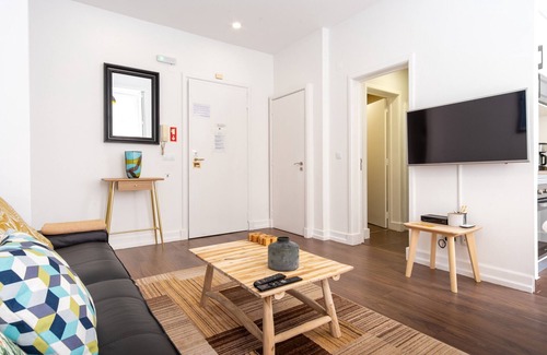 Sacramento Apartment | LV Premier Chiado CH9- elevator, balconies, center
