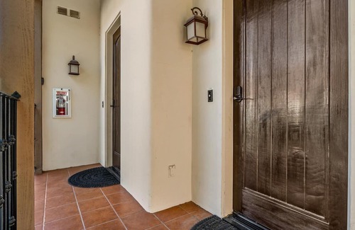 La Quinta Apartment | LV000 Freshly Furnished Upstairs LV Studio