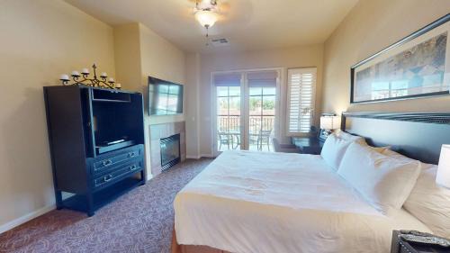 La Quinta Hotel | LV034 Cozy Upstairs Legacy Villas Suite