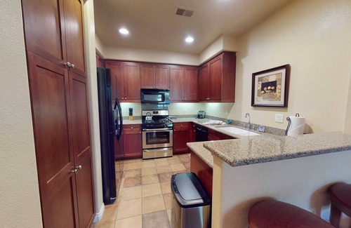 La Quinta Apartment | LV111 One Bedroom Legacy Villa Near Main Pool
