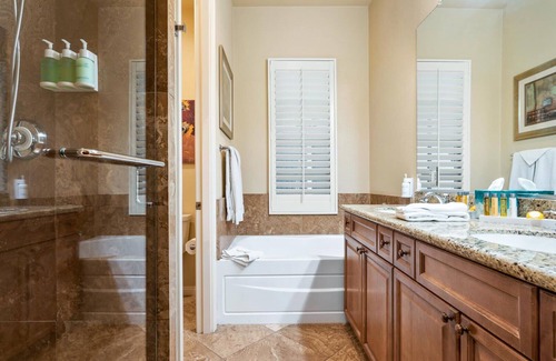La Quinta Apartment | LV307 Town Home with 3 Bedroom Suites and Direct Mountain Views