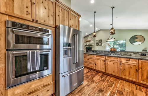 Tahoe Paradise House | Lx24 south lake tahoe brand new cabin vhr210131