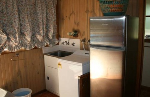 Ventnor House | Lyall Street Beach Cabin