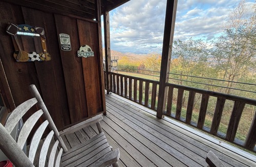 Stanardsville House | Lydia Legends Rm. 111