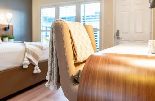 Fairfax District Cabin | LYFE INN & SUITES by AGA - Beverly Hills