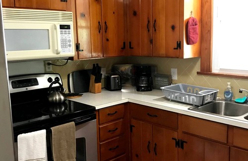 Lynchburg House | Lynchburg Family Living - close to Liberty University and dining options