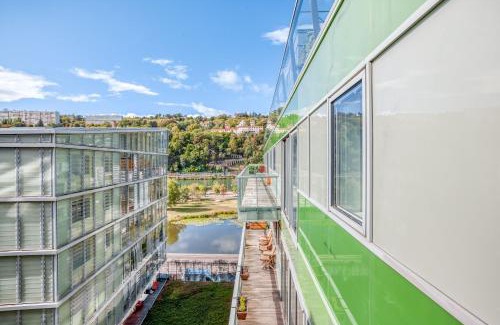 Grand Lyon Apartment | Lyon Confluence - duplex au calme avec parking privé en option